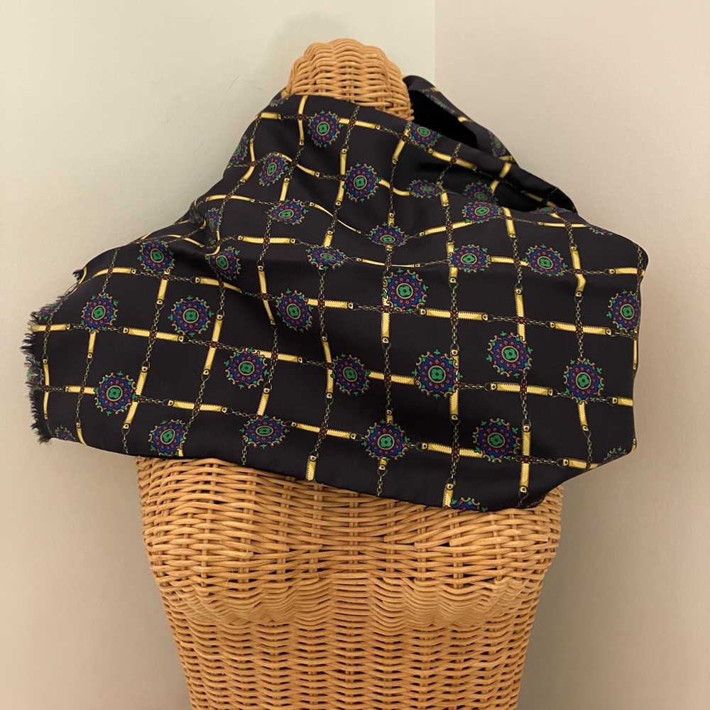 Vintage DIOR -Christian Dior scarf- elegant and cool- like you - Picture 3 of 6